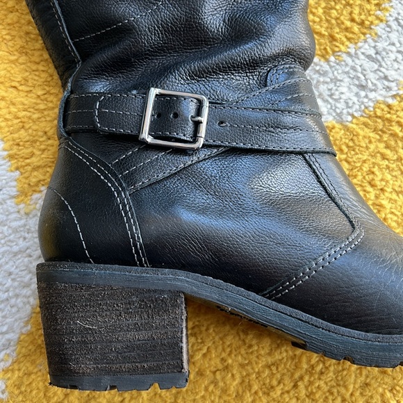 L.L. Bean tall black leather boots - Picture 4 of 9